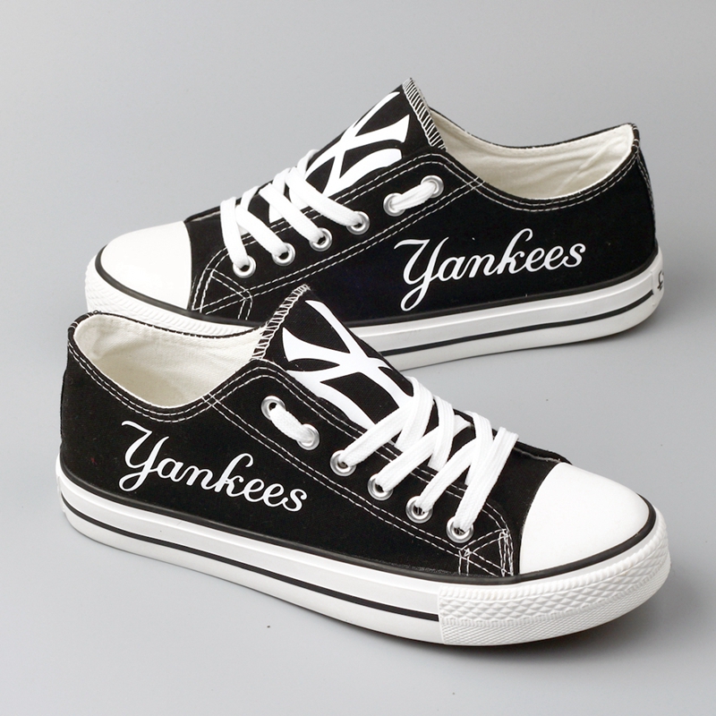Women and Youth MLB New York Yankees Repeat Print Low Top Sneakers 002