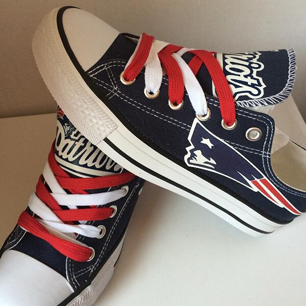 Women And Youth NFL New England Patriots Repeat Print Low Top Sneakers 005